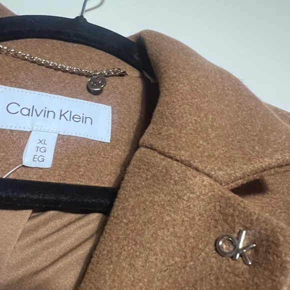 Coat - Picture 4 of 6